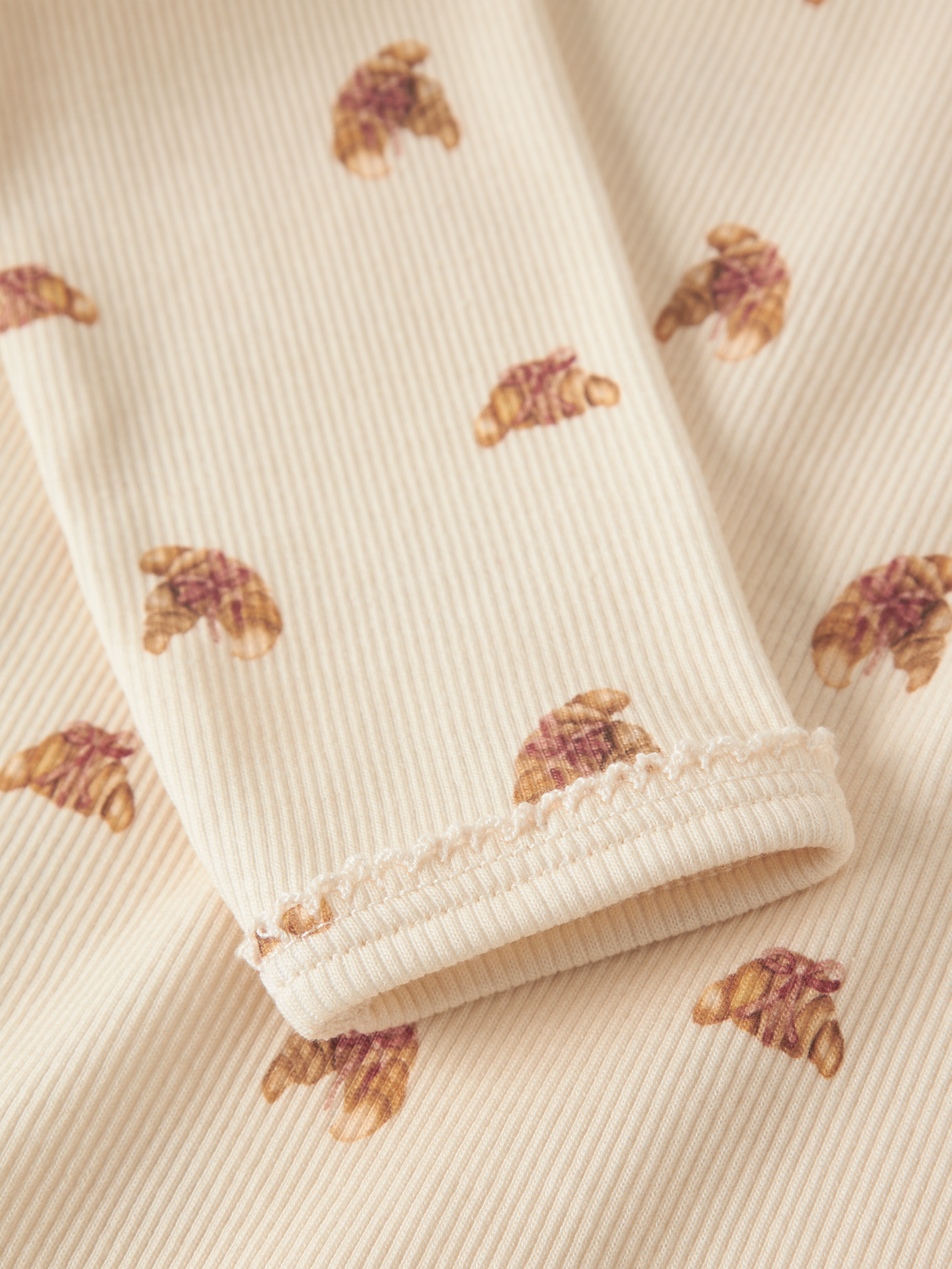 model_shot-front_full